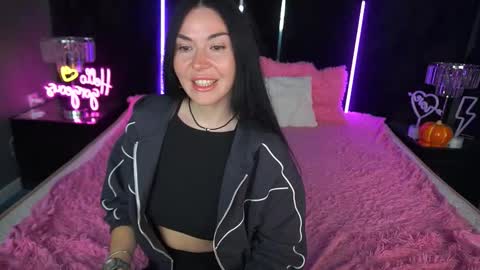 blacksilkqueen online show from 11-22-25, 07:51