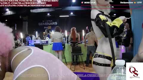 Queen Siren online show from 04-11-26, 10:47