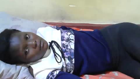 Snapshot of blackslim_girl2 chatting on 10-23-25, 04:50 blackslim_girl2 online show from 10-23-25, 04:50