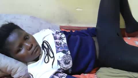 Snapshot of blackslim_girl2 chatting on 10-25-25, 10:59 blackslim_girl2 online show from 10-25-25, 10:59