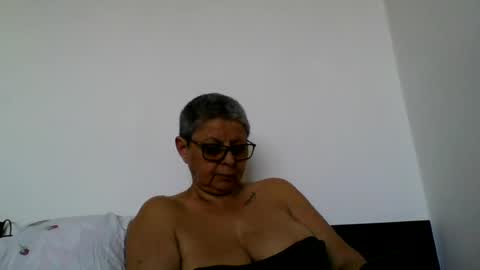 Snapshot of blackwidow05 chatting on 07-03-26, 12:44 Black Widow online show from 07-03-26, 12:44