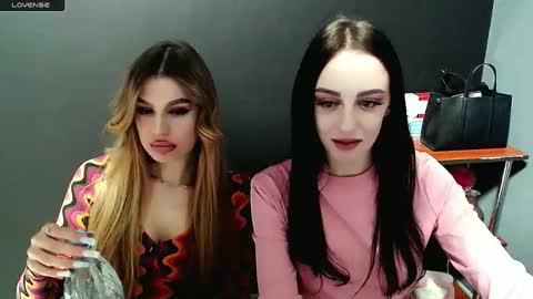 Snapshot of blacky_berry chatting on 12-24-24, 02:33 Ivy online show from 12-24-24, 02:33