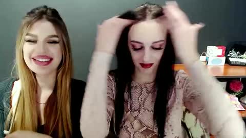 Snapshot of blacky_berry chatting on 01-03-25, 04:48 Ivy online show from 01-03-25, 04:48