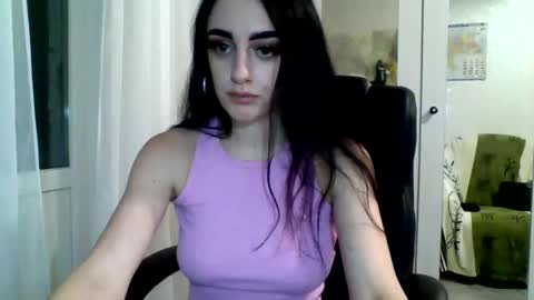 Snapshot of blacky_berry chatting on 01-09-25, 04:28 Ivy online show from 01-09-25, 04:28