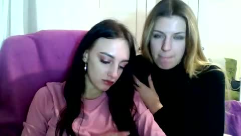 Snapshot of blacky_berry chatting on 01-11-25, 09:15 Ivy online show from 01-11-25, 09:15