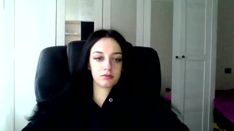 Snapshot of blacky_berry chatting on 01-17-25, 01:24 Ivy online show from 01-17-25, 01:24