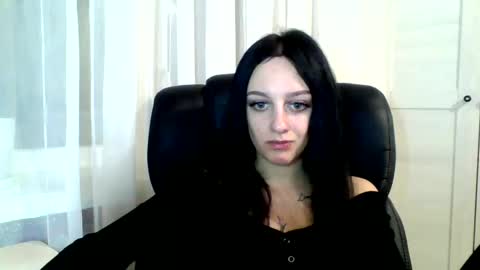 Snapshot of blacky_berry chatting on 01-23-25, 04:59 Ivy online show from 01-23-25, 04:59
