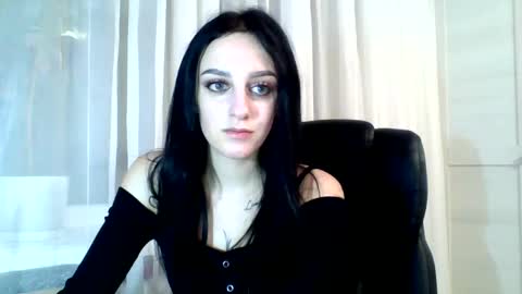 Snapshot of blacky_berry chatting on 01-23-25, 11:05 Ivy online show from 01-23-25, 11:05