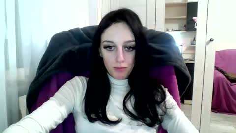 Snapshot of blacky_berry chatting on 02-04-25, 04:18 Ivy online show from 02-04-25, 04:18