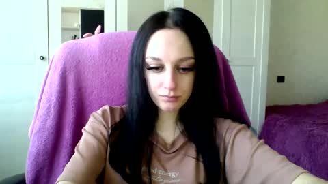 Snapshot of blacky_berry chatting on 02-09-25, 02:07 Ivy online show from 02-09-25, 02:07