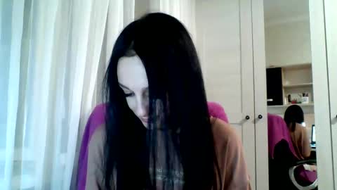 Snapshot of blacky_berry chatting on 02-09-25, 05:11 Ivy online show from 02-09-25, 05:11