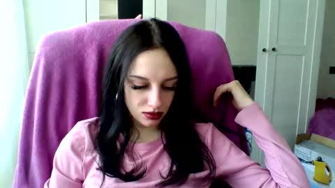 Snapshot of blacky_berry chatting on 02-12-25, 10:46 Ivy online show from 02-12-25, 10:46