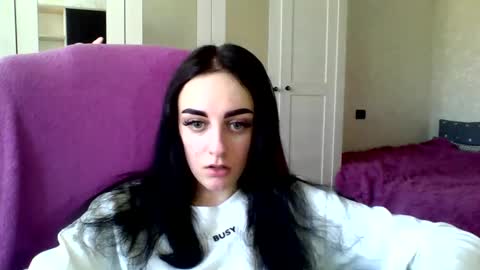 Snapshot of blacky_berry chatting on 02-13-25, 01:48 Ivy online show from 02-13-25, 01:48