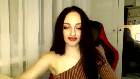 Snapshot of blacky_berry chatting on 03-07-25, 09:38 Ivy online show from 03-07-25, 09:38