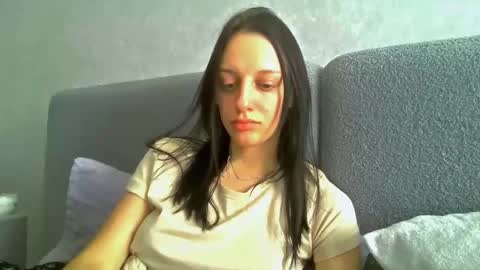 Snapshot of blacky_berry chatting on 09-15-25, 10:04 Ivy online show from 09-15-25, 10:04