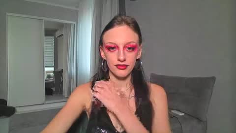 Snapshot of blacky_berry chatting on 10-29-25, 01:24 Ivy online show from 10-29-25, 01:24