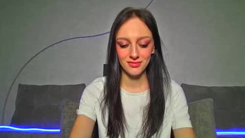 Snapshot of blacky_berry chatting on 02-16-26, 02:13 Ivy online show from 02-16-26, 02:13