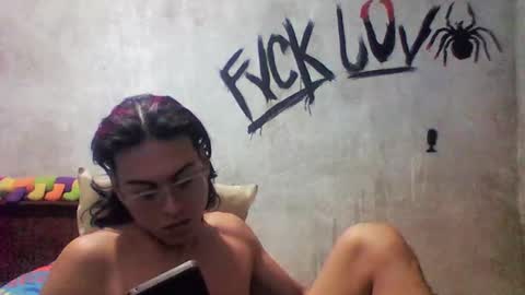 Snapshot of blade_sensual chatting on 12-17-25, 06:19 blade_sensual online show from 12-17-25, 06:19