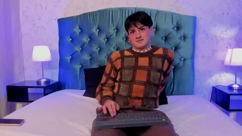 Snapshot of bladeenzo chatting on 02-17-26, 03:36 blade online show from 02-17-26, 03:36