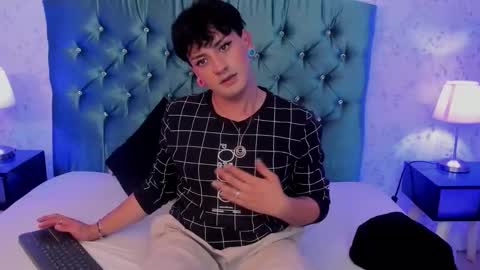 Snapshot of bladeenzo chatting on 02-18-26, 03:02 blade online show from 02-18-26, 03:02