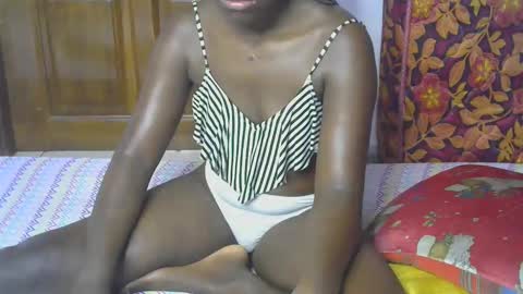 Snapshot of blahkbeauty chatting on 11-01-25, 12:40 VIVIAN online show from 11-01-25, 12:40