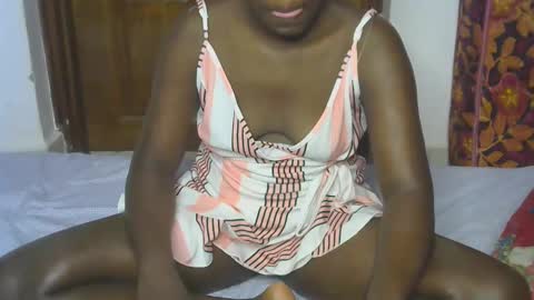 Snapshot of blahkbeauty chatting on 12-01-25, 08:41 VIVIAN online show from 12-01-25, 08:41