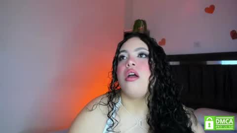 Snapshot of blair_curvy chatting on 06-11-26, 12:47 Blair online show from 06-11-26, 12:47