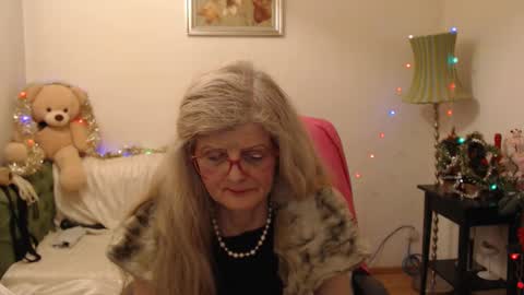 Snapshot of blairfort chatting on 12-31-24, 02:25 blairfort online show from 12-31-24, 02:25