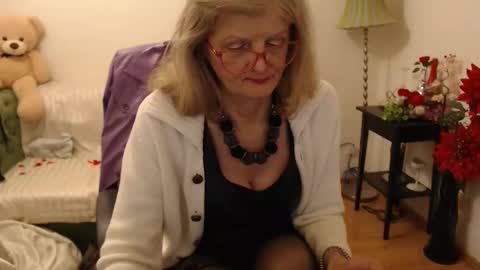 Snapshot of blairfort chatting on 02-12-25, 12:37 blairfort online show from 02-12-25, 12:37