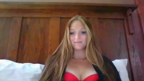 Snapshot of blairmorgan chatting on 05-11-26, 10:40 blairmorgan online show from 05-11-26, 10:40