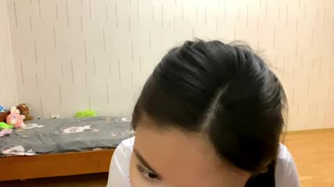 Mila online show from 04-19-26, 03:44