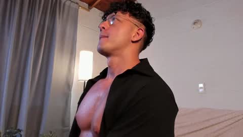 Blake Levi  Independent Model online show from 12-21-24, 08:54