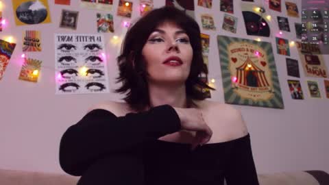 Snapshot of blake_luna chatting on 03-18-26, 01:25 Britney online show from 03-18-26, 01:25