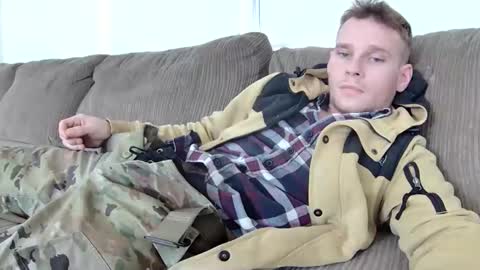 Snapshot of blakeandskylar chatting on 01-15-26, 05:49 BlakeAndSkylar online show from 01-15-26, 05:49