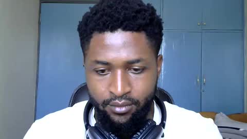 Snapshot of blakmoufaka chatting on 10-19-25, 06:47 blakmoufaka online show from 10-19-25, 06:47