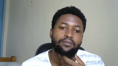 Snapshot of blakmoufaka chatting on 10-26-25, 05:02 blakmoufaka online show from 10-26-25, 05:02