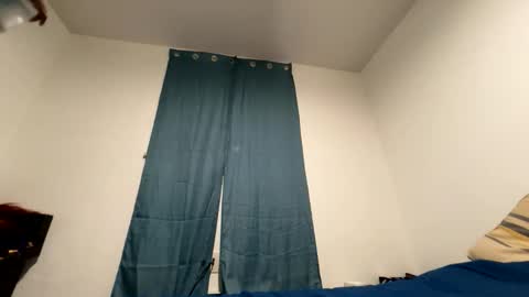 Bleuk online show from 05-19-26, 03:02