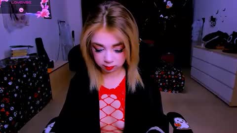 Nicole online show from 11-11-25, 10:15