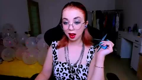 Snapshot of blinkofeyess chatting on 07-23-26, 10:02 Nicole online show from 07-23-26, 10:02