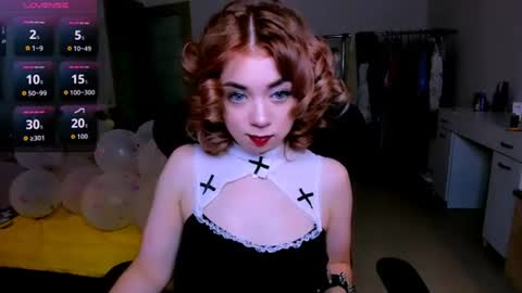 Snapshot of blinkofeyess chatting on 07-24-26, 02:48 Nicole online show from 07-24-26, 02:48