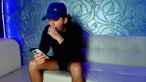 Snapshot of blinspot_red chatting on 11-29-25, 04:15 blinspot_red online show from 11-29-25, 04:15