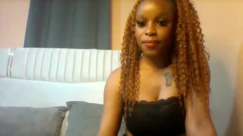 Snapshot of bliss_diva chatting on 10-13-25, 12:16 Bliss diva online show from 10-13-25, 12:16