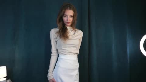 Snapshot of blissemily_ chatting on 12-20-25, 11:06 Emily online show from 12-20-25, 11:06