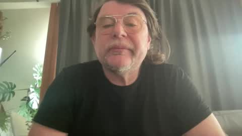 Snapshot of bllyidol chatting on 02-19-26, 10:44 BlIdoL online show from 02-19-26, 10:44