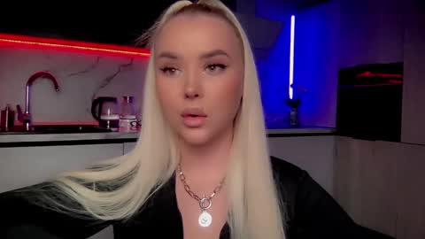 Lana online show from 12-24-24, 04:33