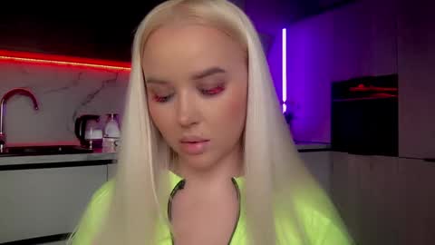 Lana online show from 01-19-25, 09:55