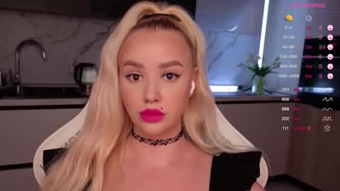 Lana online show from 09-18-25, 09:22