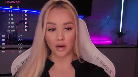 Lana online show from 10-05-25, 05:50