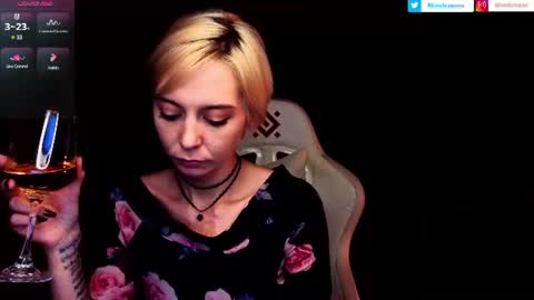 blond_ice_ann online show from 06-17-26, 05:03