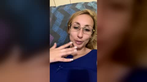 Snapshot of blonde3292 chatting on 03-02-26, 06:15 blonde3292 online show from 03-02-26, 06:15